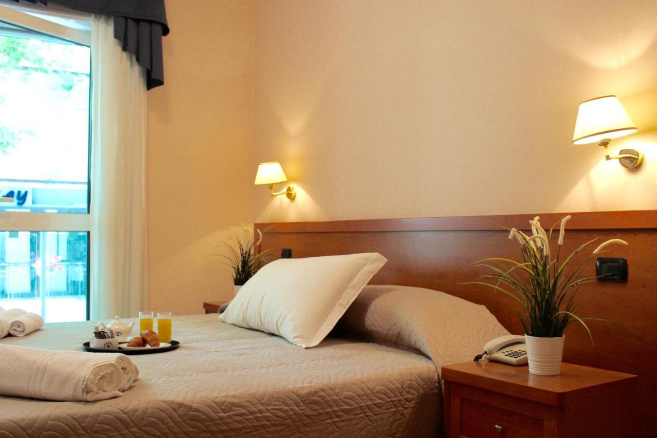Depandance Hotel Jole Чезенатико Екстериор снимка