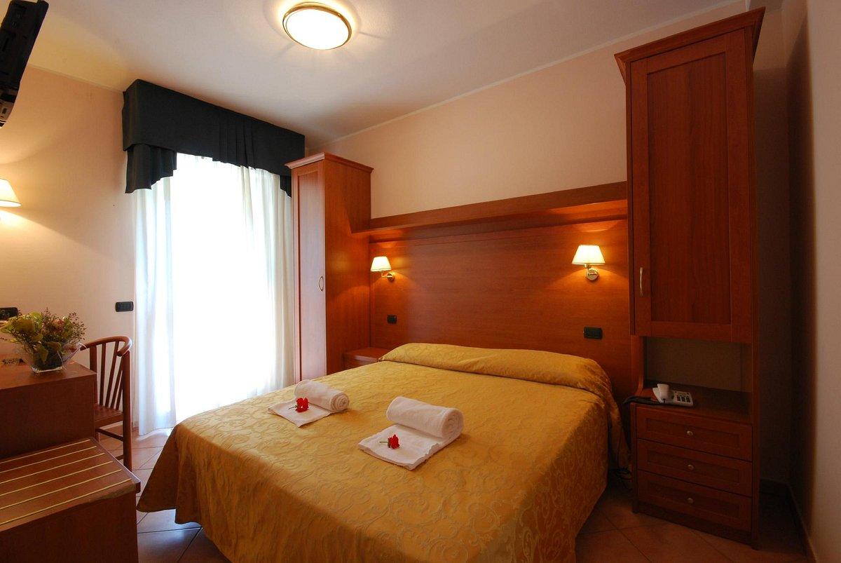 Depandance Hotel Jole Чезенатико Екстериор снимка