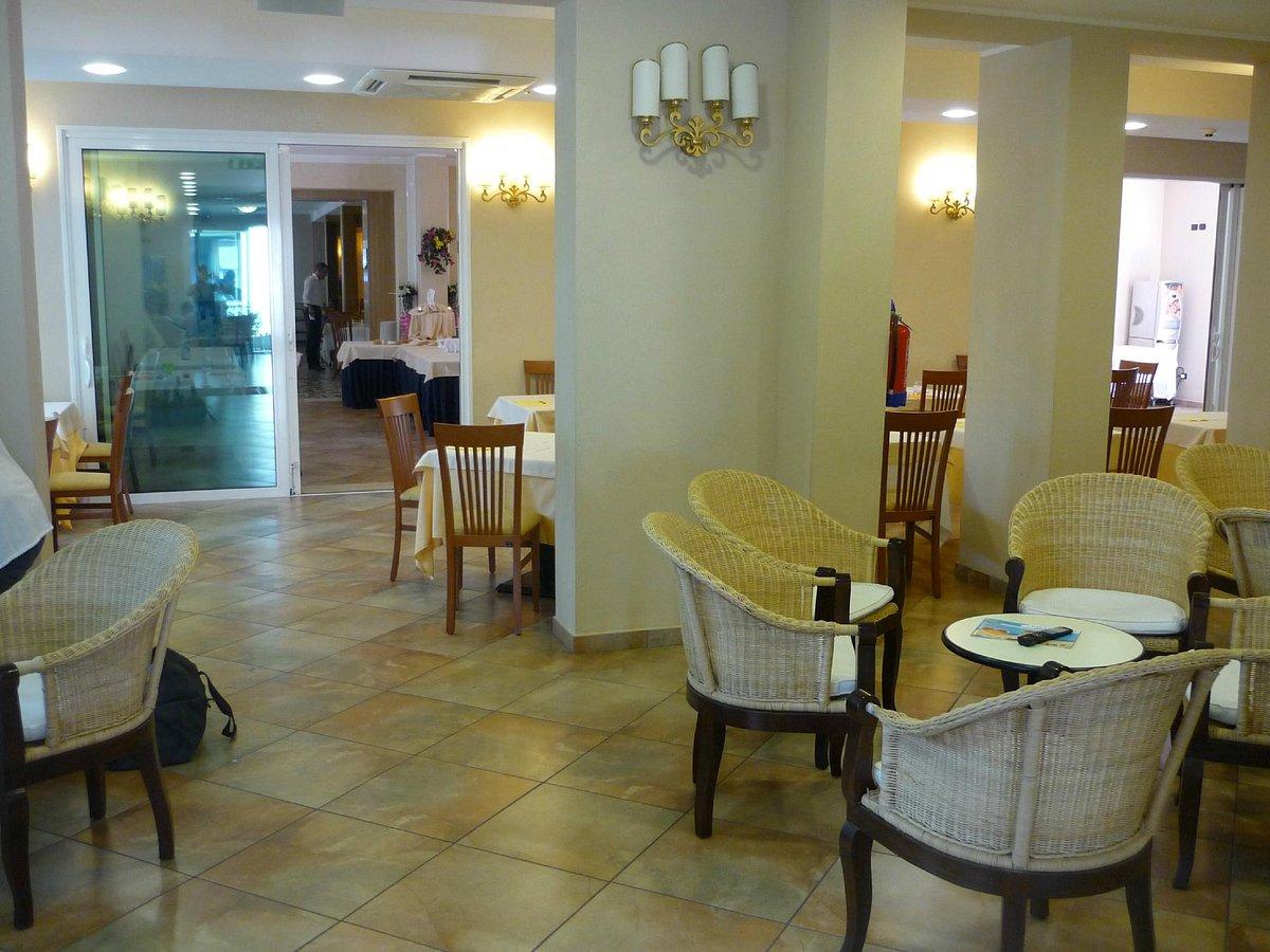 Depandance Hotel Jole Чезенатико Екстериор снимка