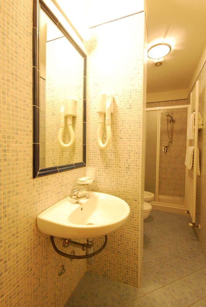 Depandance Hotel Jole Чезенатико Екстериор снимка